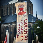 Solidarität ist mehr als Klatschen! – „Corona-Rebellen“ und Gegenproteste in Rostock am 25.05.